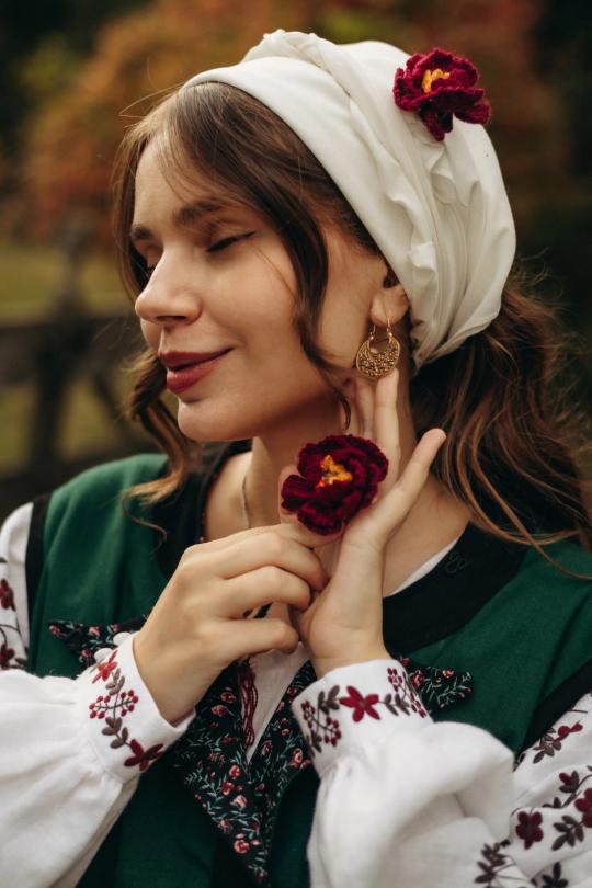 Півонія гачкована ручками